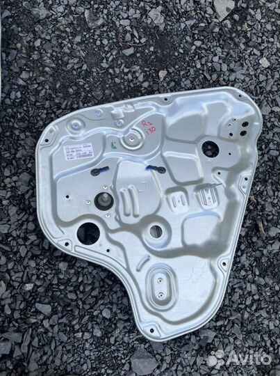 Стеклоподъемник задний правый Hyundai i30 07-12