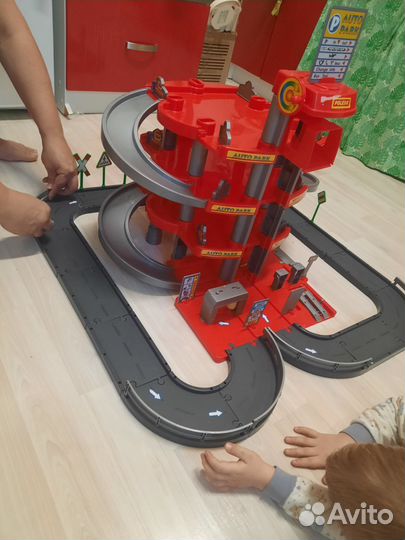 Парковка для машинок полесье