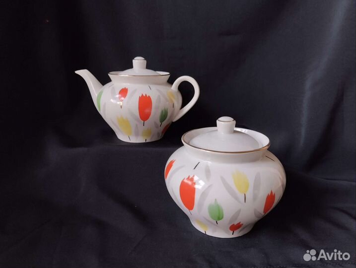 Сахарница чайник Тюльпаны Пролетарий фарфор СССР