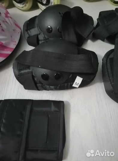 Коньки роликовые раздвижные для девочки с защитой