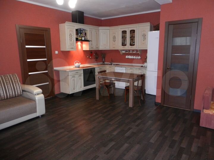 Дом 164 м² на участке 10,7 сот.