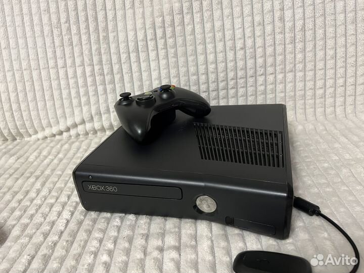 Xbox 360 250Gb FreeBooot 30 Игр 2 Джойстика