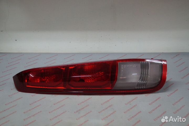 Nissan 26555-8H326 Фонарь задний левый