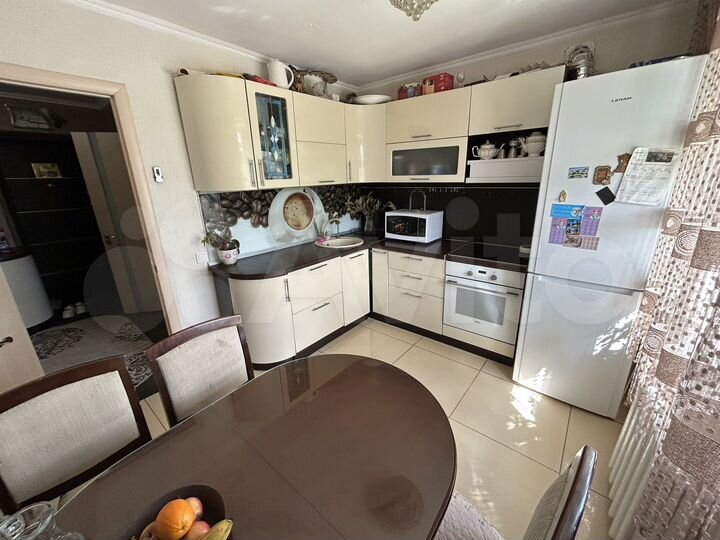 3-к. квартира, 57,6 м², 1/10 эт.