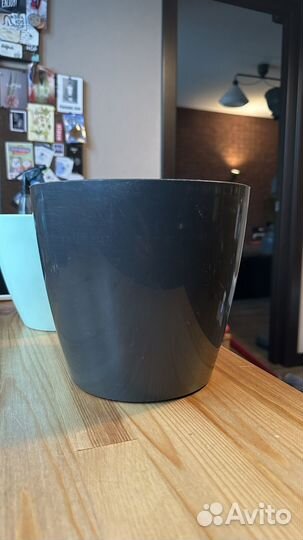 Горшок для цветов керамика и пластик
