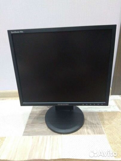 Монитор Samsung