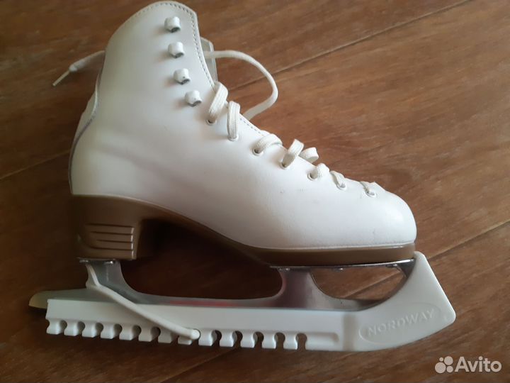 Фигурные коньки Risport