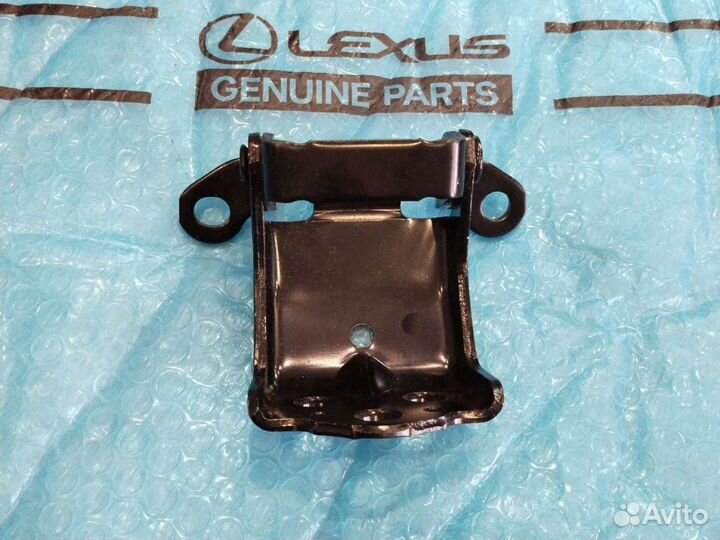 Петля заднего борта Lexus Lx 570, Lx 450d