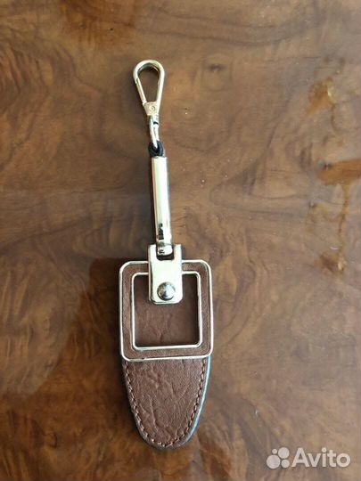 Брелок кожзам 20 см на карабине