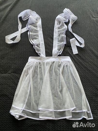 Белые школьные фартуки