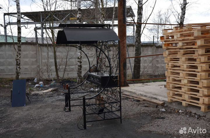 Мангал с крышей от производителя