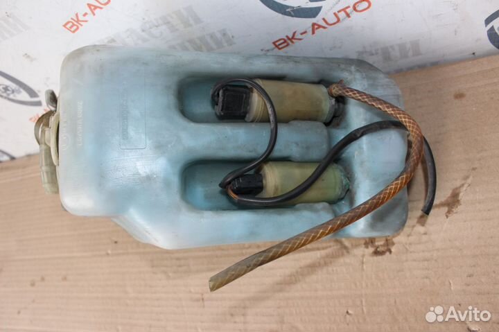 Бачок стеклоомывателя Mercedes E-Class W124 S124