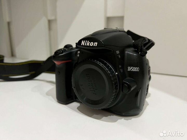 Зеркальный фотоаппарат Nikon d5000 body + сумка