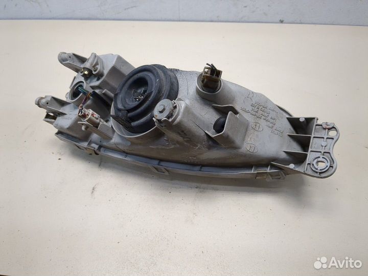 Фара (передняя) Mitsubishi Colt, 1997