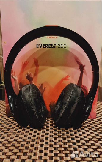 Беспроводные наушники JBL Everest 300