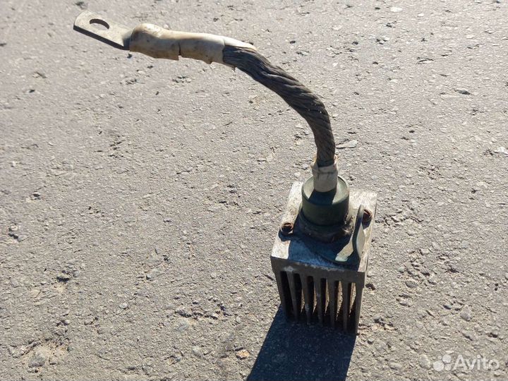 Диод силовой В200