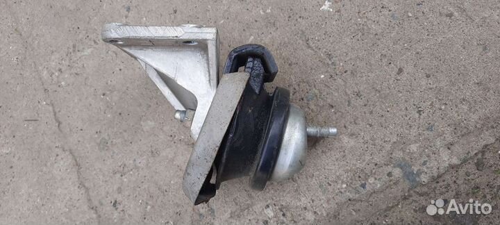 Подушка двигателя VQ35-DE Nissan Elgrand, Terrano