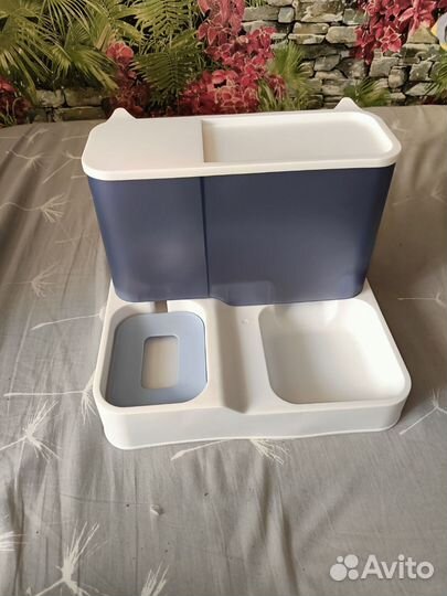 Автоматическая кормушка для кошек и собак