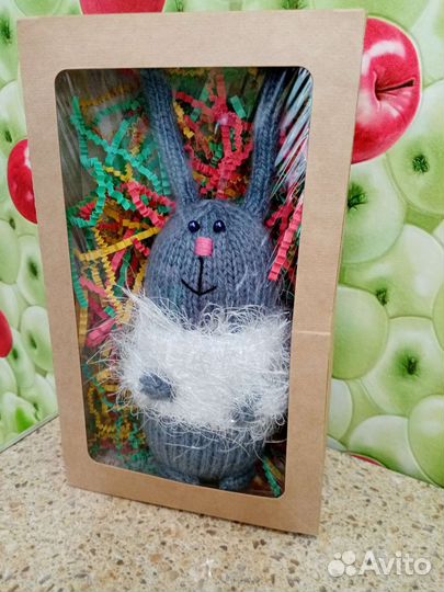 Вязаный заяц