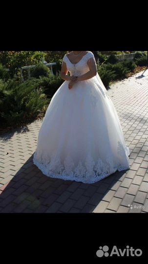 Свадебное платье