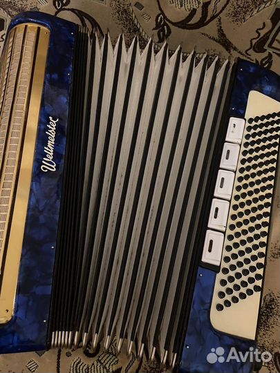 Аккордеон weltmeister 4/4(полноразмерный)