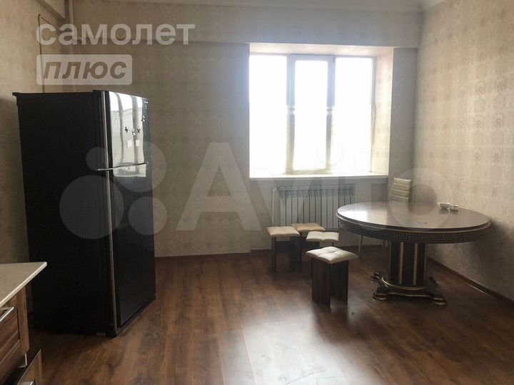 3-к. квартира, 120 м², 1/9 эт.