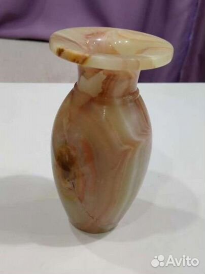 Ваза из натурального оникса