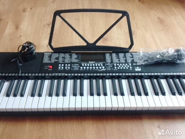 Продам синтезатор, новый