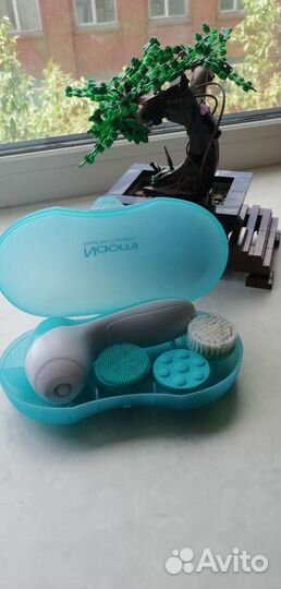 Косметический массажер для лица