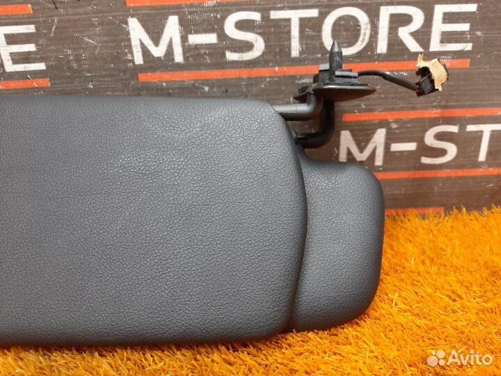 Козырек солнцезащитный левый Porsche Cayenne 957