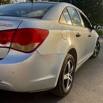 Chevrolet Cruze 1.6 AT, 2011, 236 000 км, с пробегом, цена 575 000 руб.