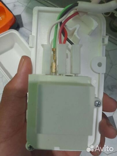 Мастер по ремонту холодильников