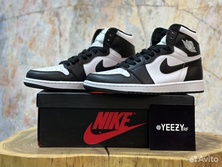 Nike Air Jordan 1 Retro High OG Black White