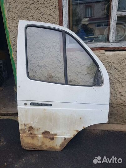 Дверь правая бу,помпа новая