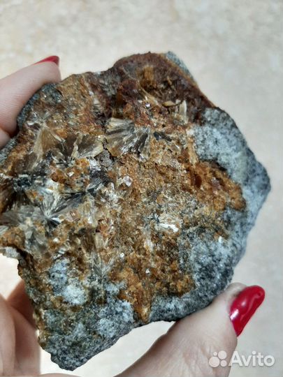 Агат,азурит, титанит,шабазит