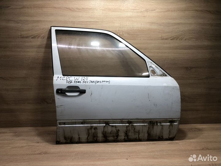 Дверь передняя правая Мерседес W124