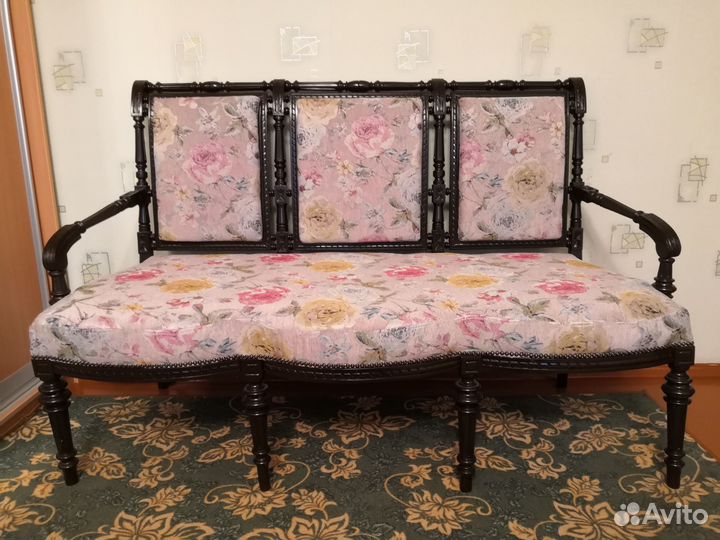 Диванчик антикварный