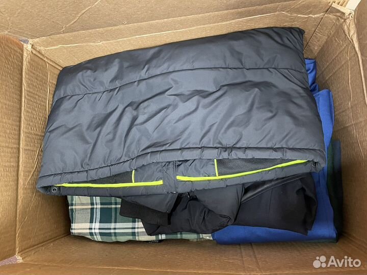 Большая коробка мужских вещей