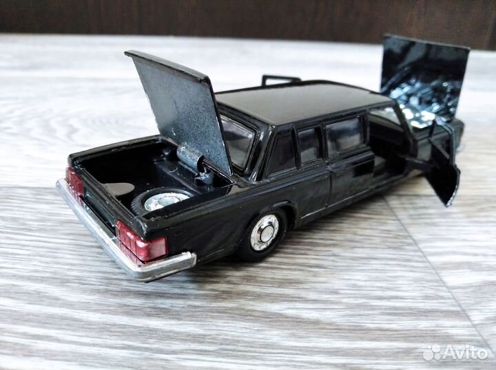 Масштабные модели автомобилей 1:64-1:32