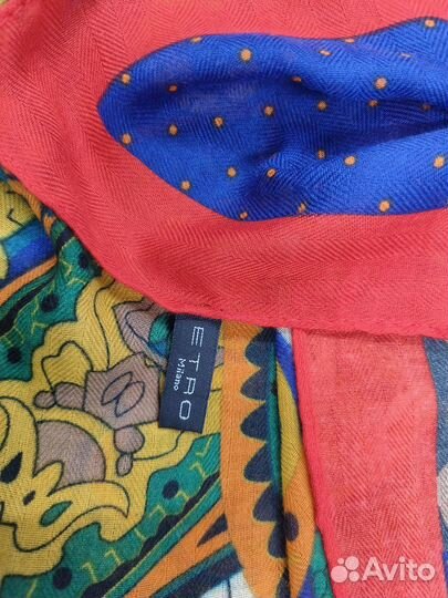 Платок из шерсти 116 на 116 см