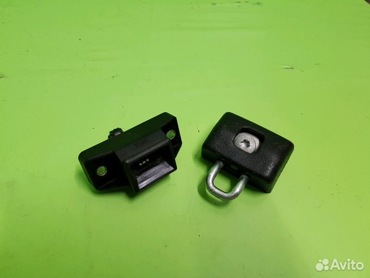 Замок багажника Рено Логан Сандеро