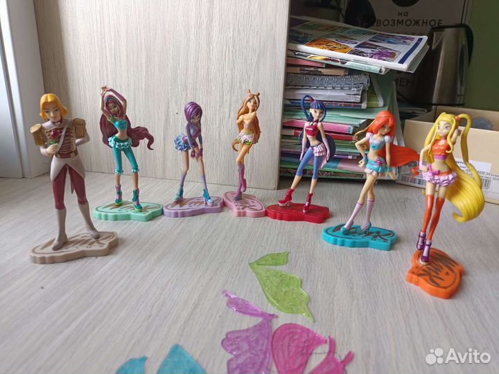 Игрушки из киндера и журнала винкс