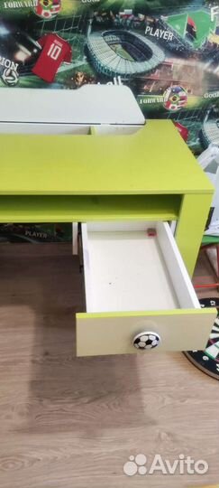 Детский письменный стол