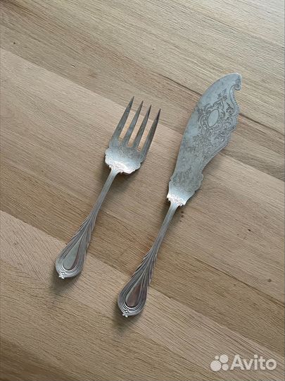 Пара антикварных викторианских серверов для рыбы