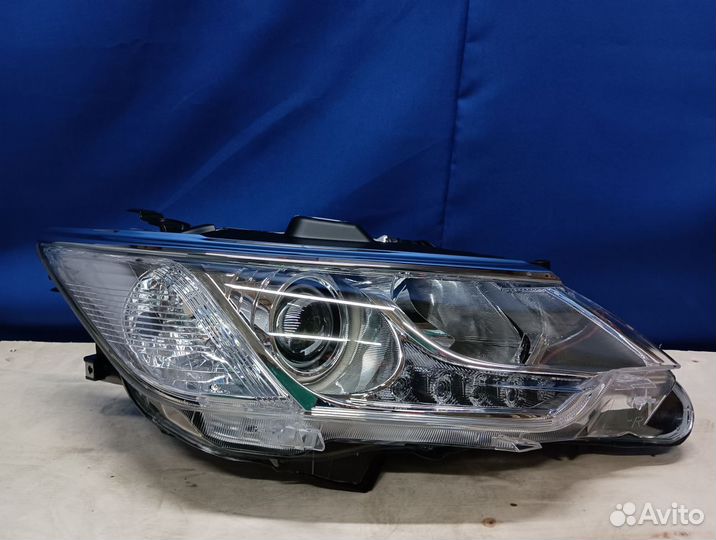Фара правая Toyota Camry 7 хв50 11-17