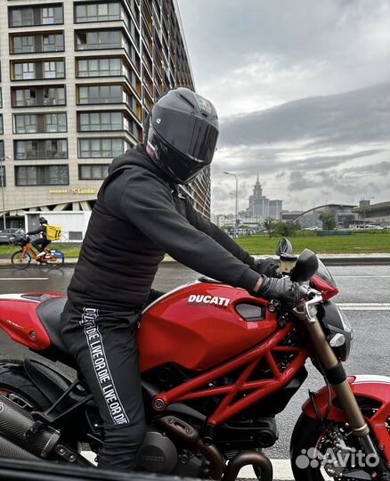 Ducati monster 1100 evo