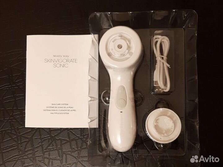 Массажер для лица фирмы Mary Kay. Новый