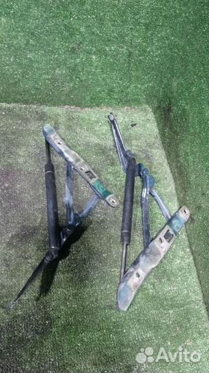 Петля крышки багажника BMW 5 серия