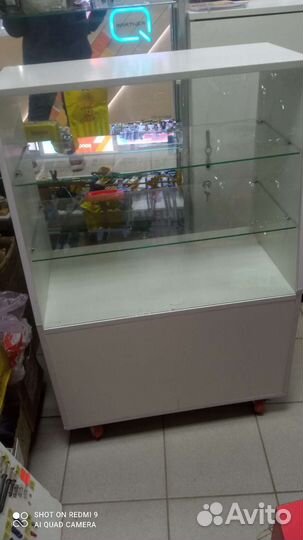 Тумба витрина