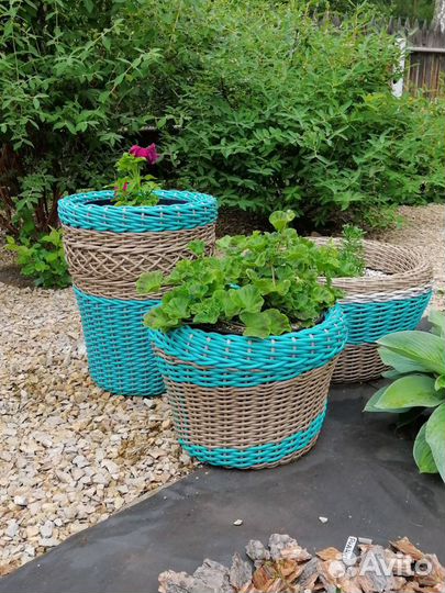 Кашпо из искусственного ротанга